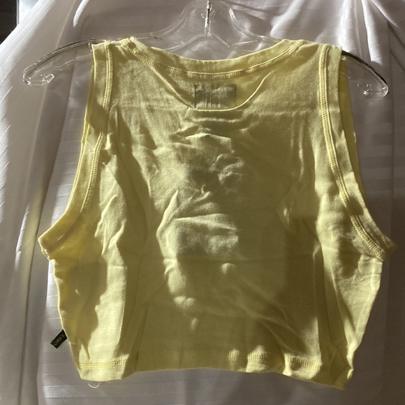 NWT Ladies Yellow Crop Top by Jeanworks and Company - Picture 5 of 6